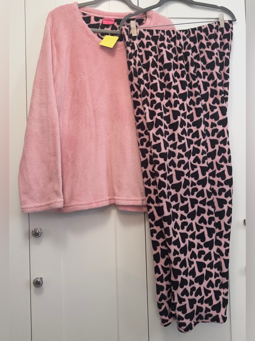 Pink Fleece Heart Print Pajama Set Women’s Sz LG NEW!